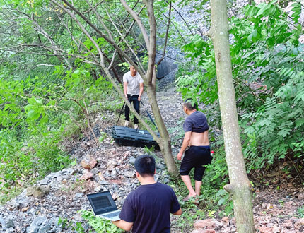 <b>廣西南寧某項(xiàng)目地下溶洞探測(cè)</b>